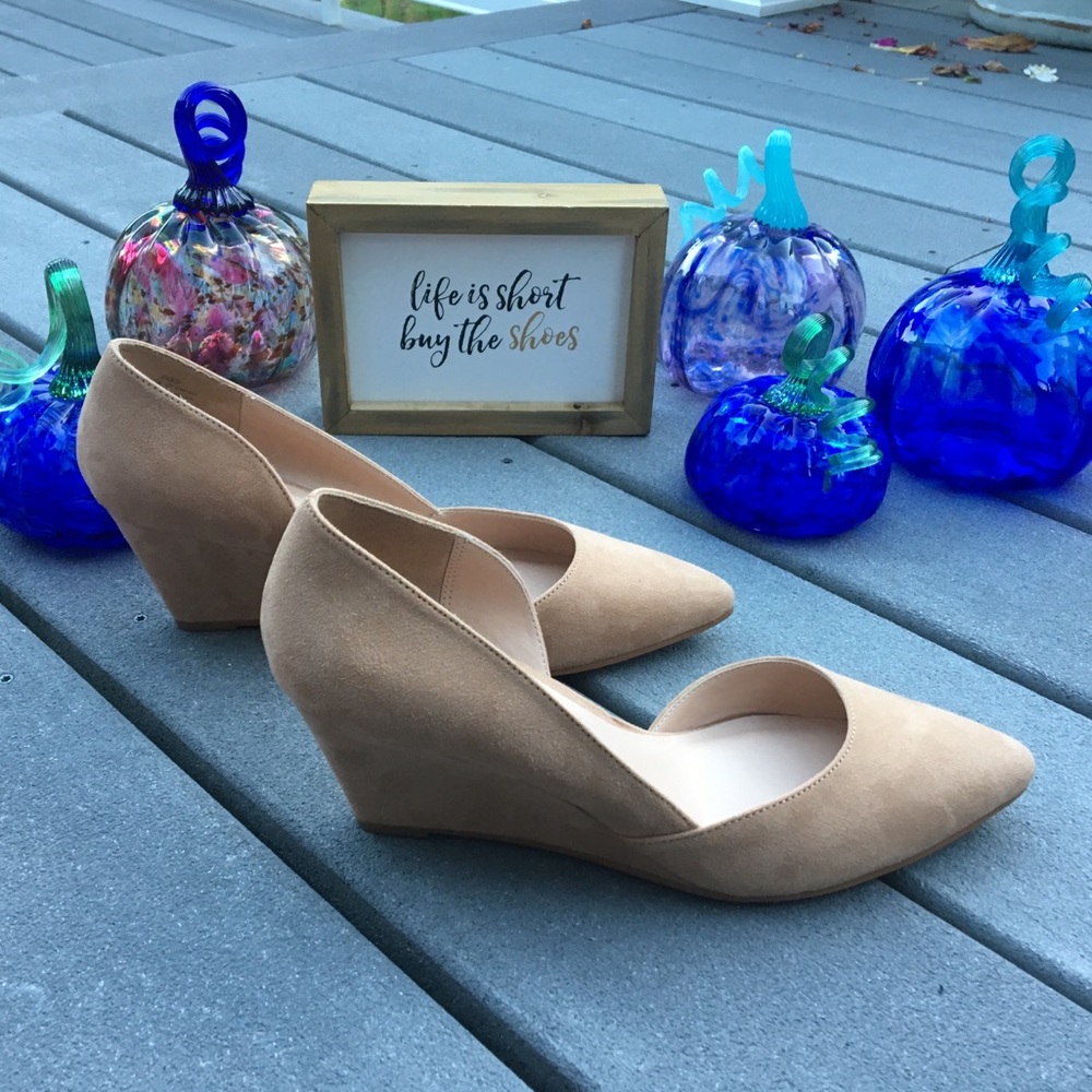 Kelly & Katie Fassi Wedge Pump NWT!
